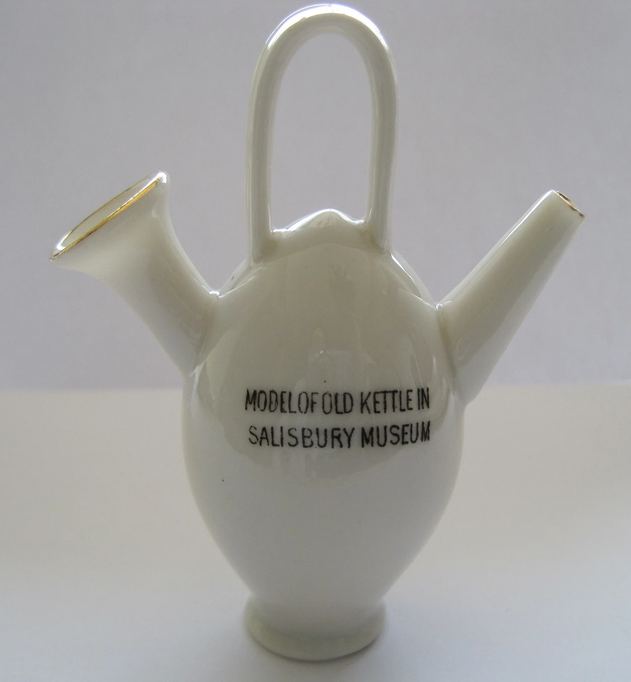 Buxton Souvenir Kettle - Salisbury Museum Model - photo 2