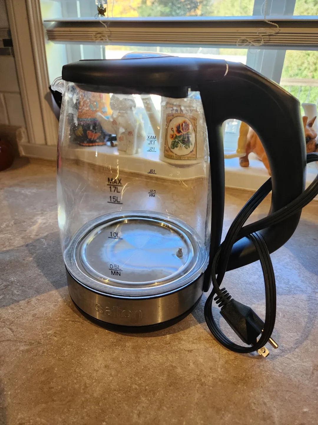 Salton 1.7L Cordless Glass Kettle
