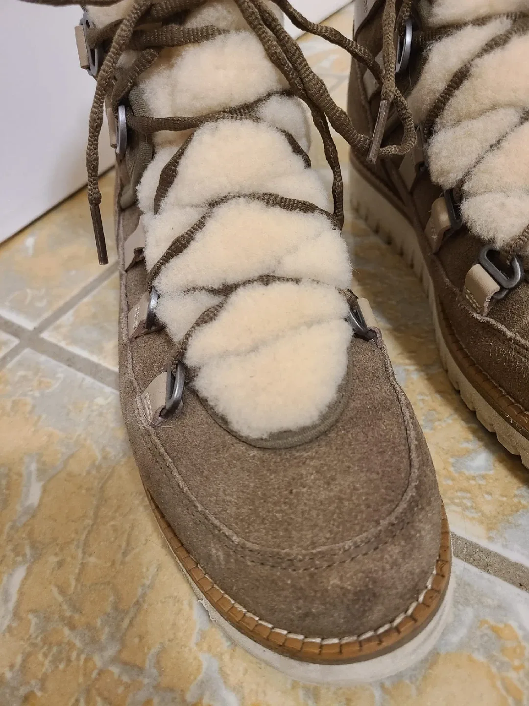 Waterproof Boots - Size 6 1/2 🥕 image indicator(4)