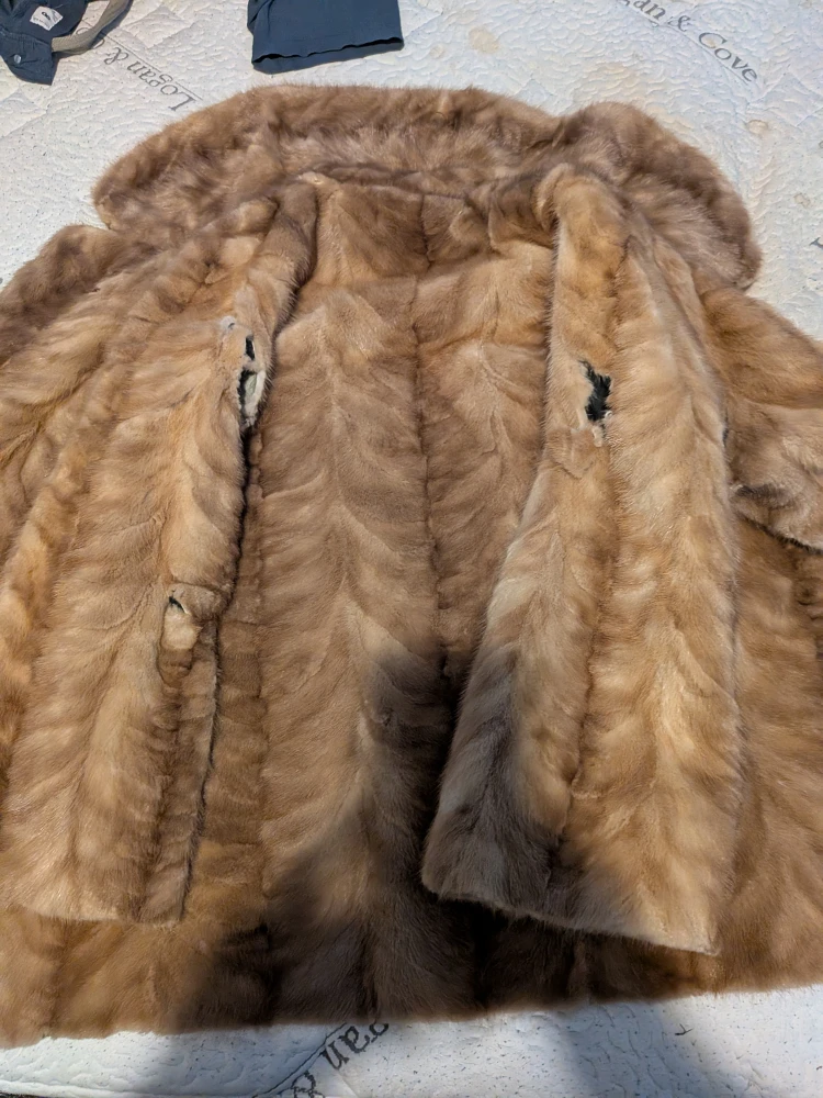 Lister Furs Mink Fur Coat - Edmonton Price Negotiable - photo 5