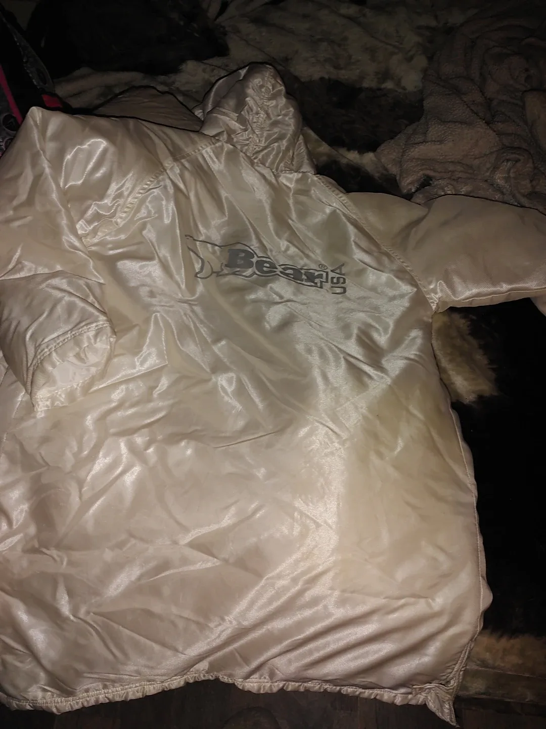 Bear's Den Puffer Jacket image indicator(3)