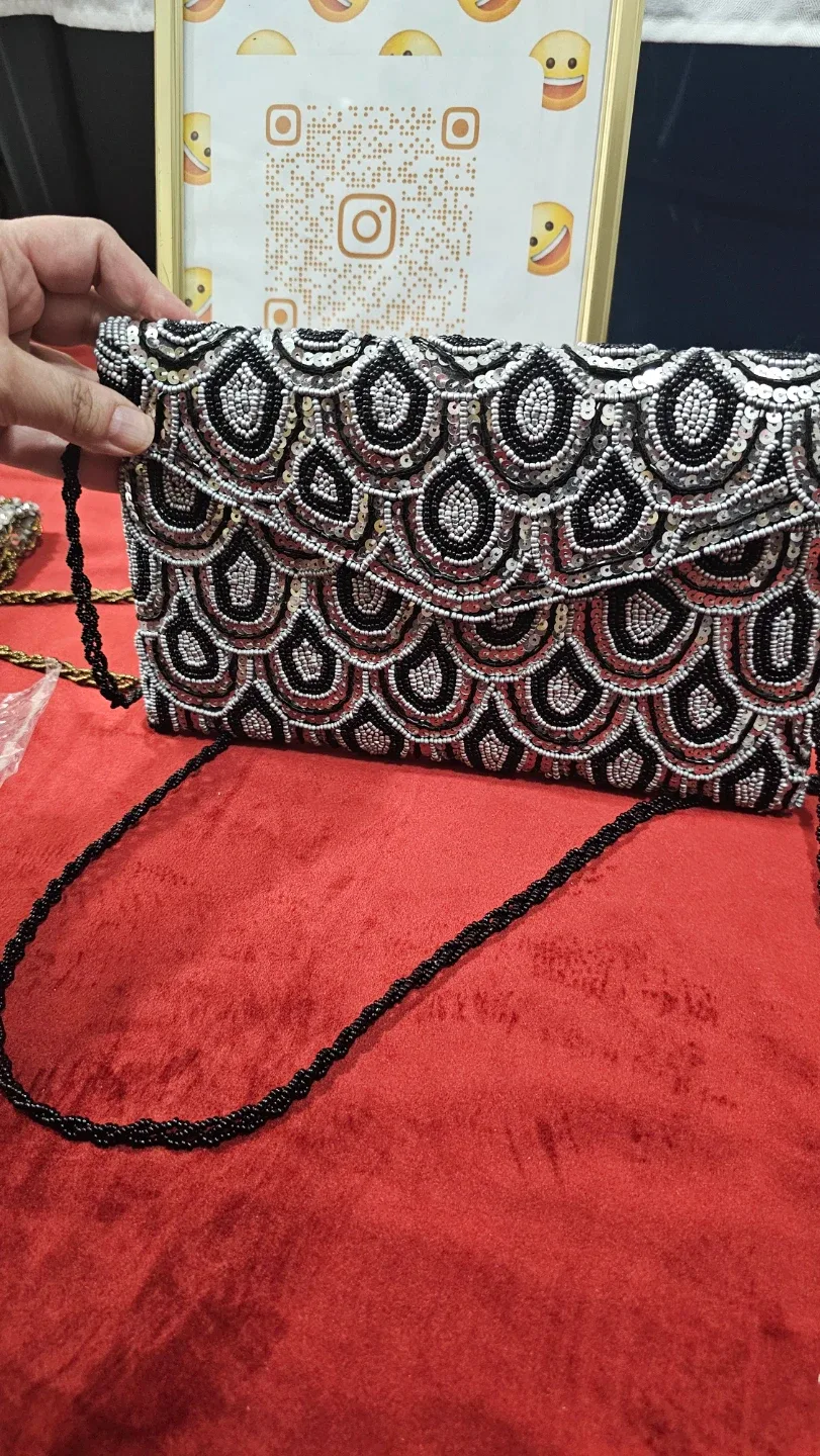 Beaded Clutch Purse image indicator(7)