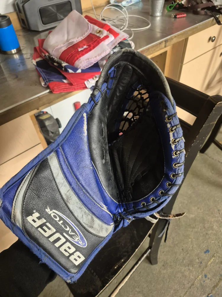 Bauer Reactor Goalie gloves image indicator(5)