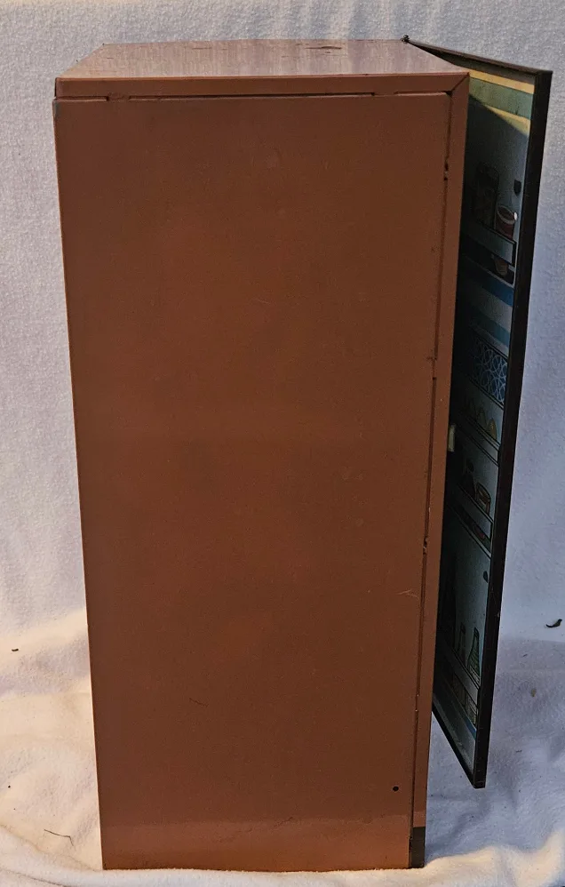 Vintage Wolverine Toy Company Tin Refrigerator Sunny Suzy Brown image indicator(3)