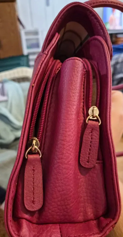 Liz Claiborne Magenta Satchel image indicator(7)