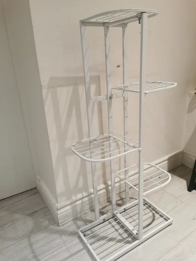 White Metal Plant Stand image indicator(2)