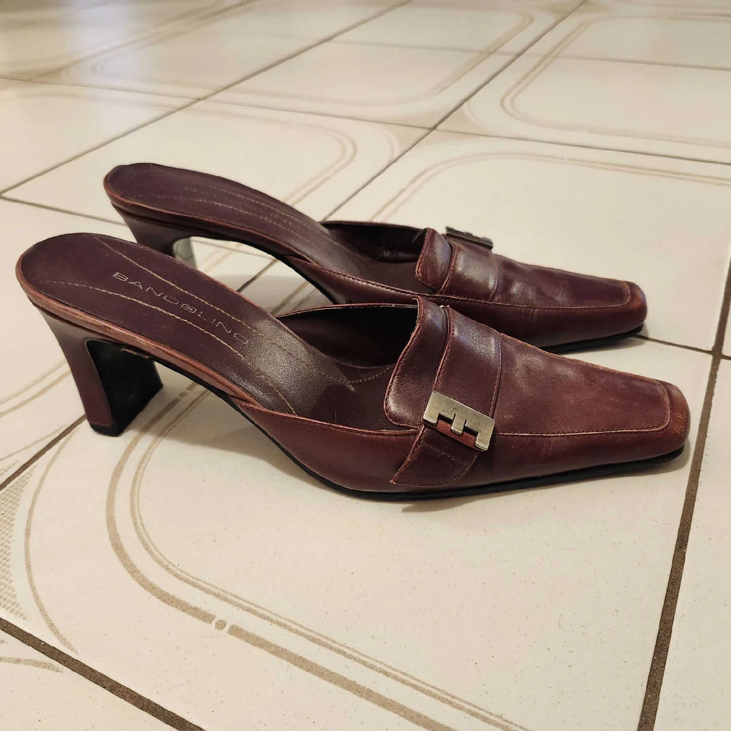 Bandolino Maroon Leather Mules- size 7