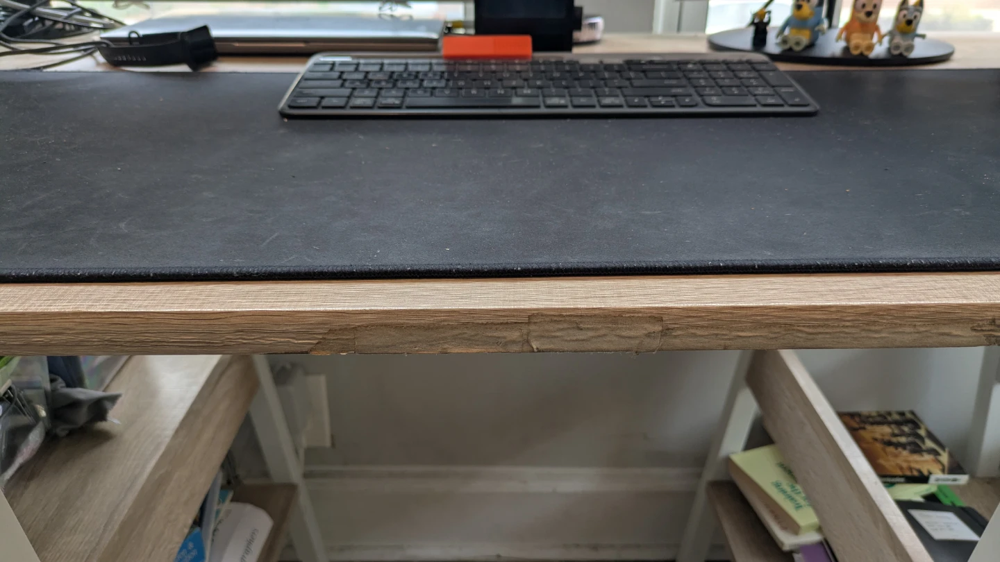 Big desk with metal frame. - photo 4