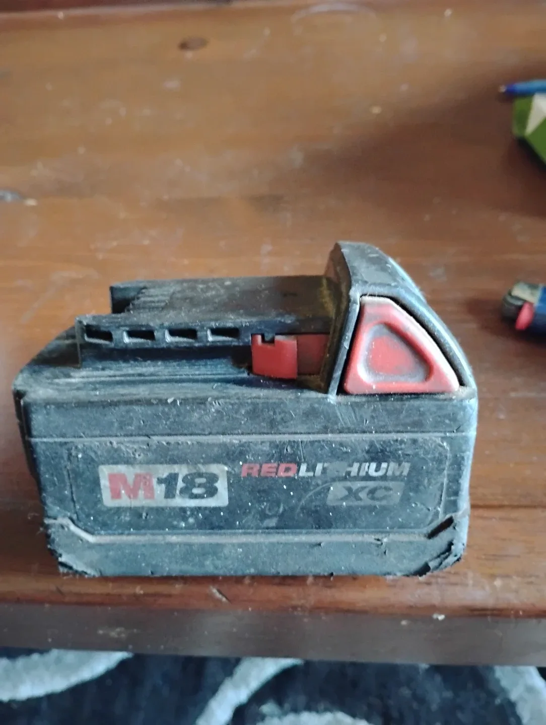 Milwaukee M18 REDLITHIUM XC Battery image indicator(3)