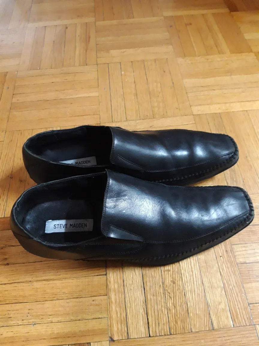 Steve Madden Black Leather Loafers image indicator(3)