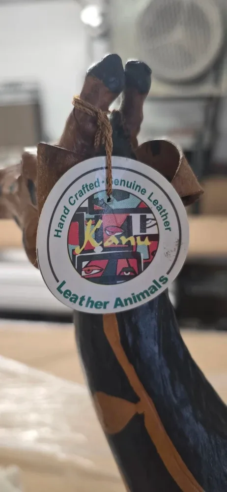 Leather Animals Hand Crafted Giraffe Figurine image indicator(2)