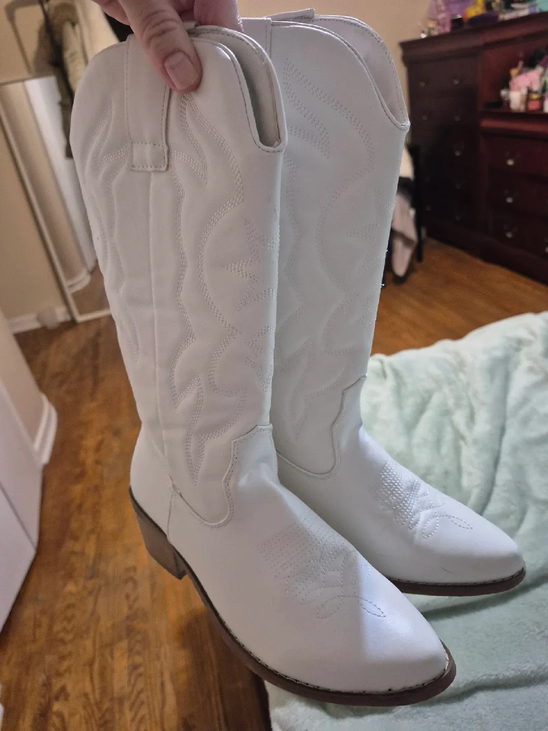 White Cowboy Boots image indicator(2)