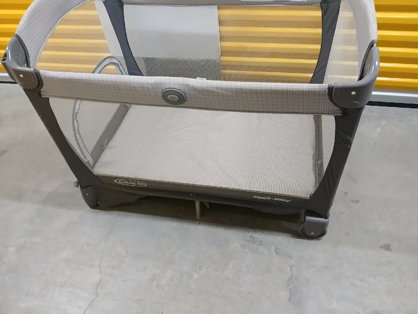 Graco Pack 'n Play Playard - Portable image indicator(2)