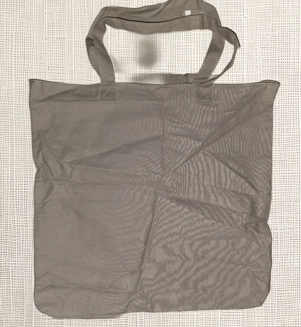 Victoria's Secret Beige Tote Bag image indicator(2)