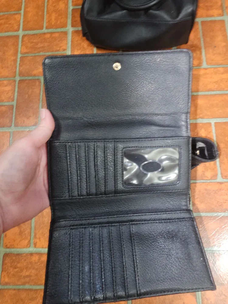 Guess Black Leather Purse & Wallet image indicator(5)
