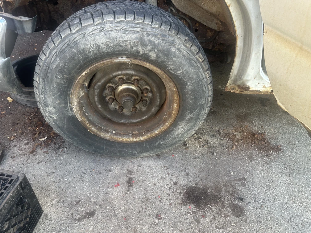 2006 Ford E-250 parts out - photo 3