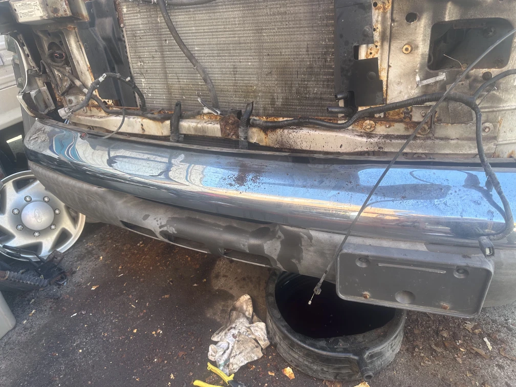 2006 Ford E-250 parts out - photo 5