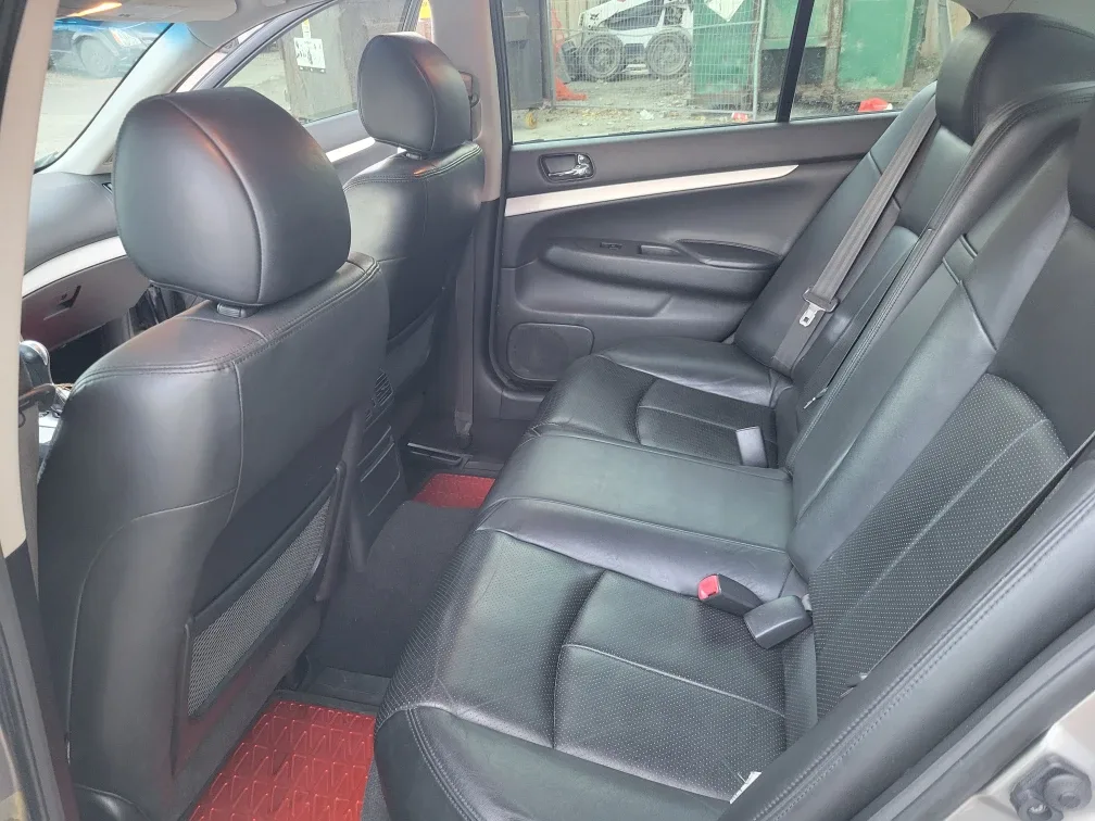 Infiniti G37x Sedan image indicator(8)