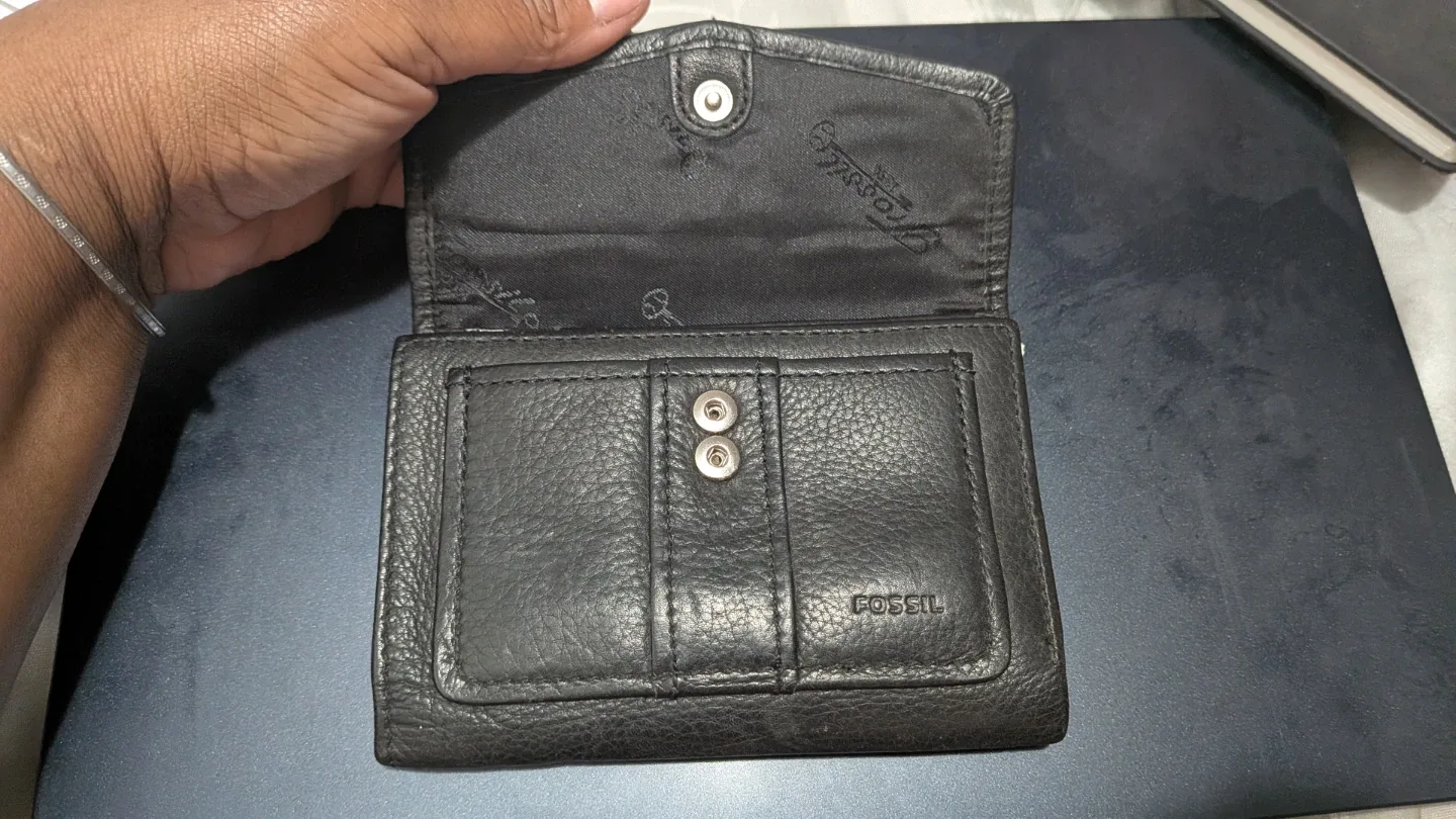 Fossil Black Leather Wallet 🥕 image indicator(2)
