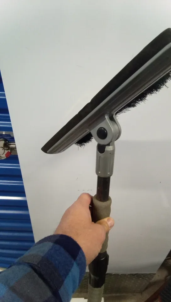 40"-58" extendable Snow Brush/Squeegee/Snow Scraper image indicator(5)