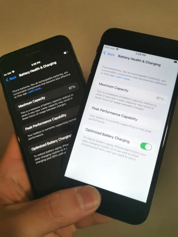 iPhone 8 64G Black Unlocked image indicator(3)
