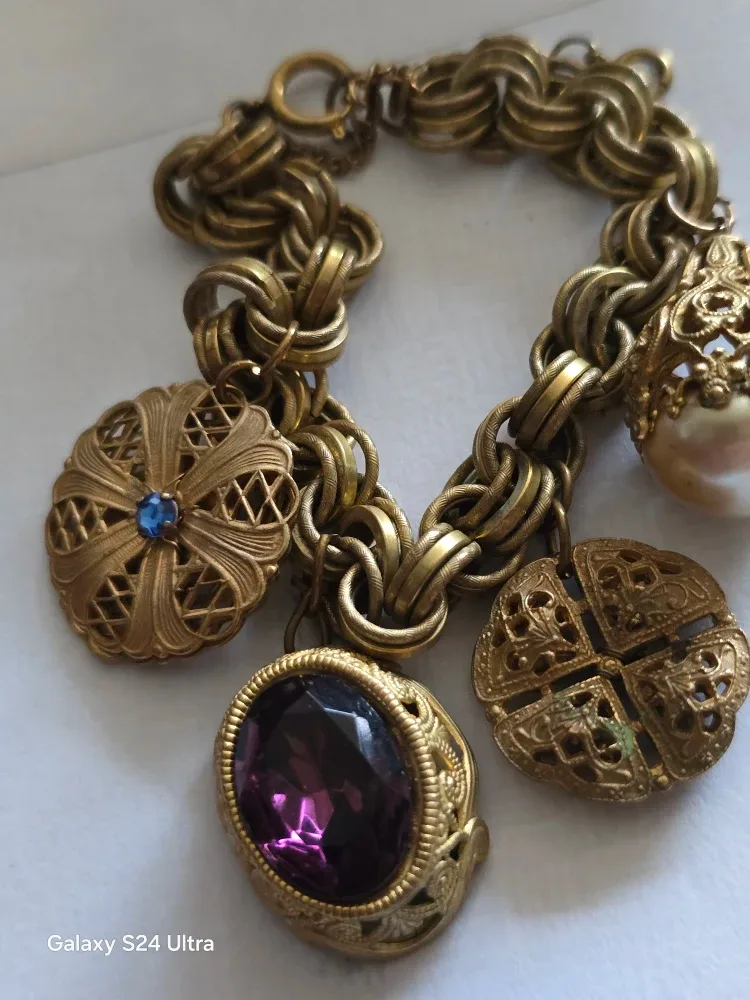 Vintage Gold Tone Charm Bracelet , image indicator(3)