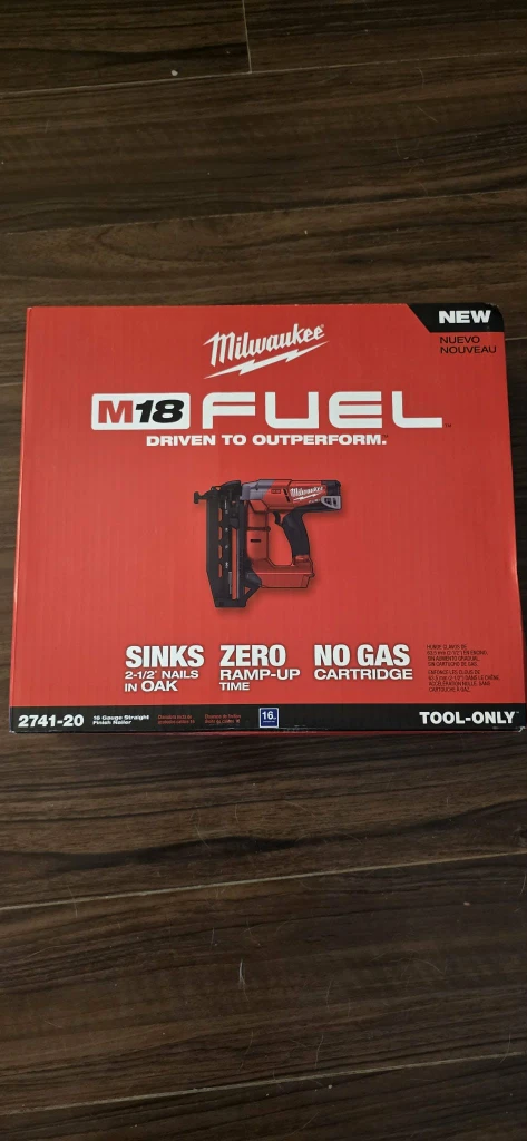 New Milwaukee M18 FUEL Nailer, Bit Set & PACKOUT - photo 2