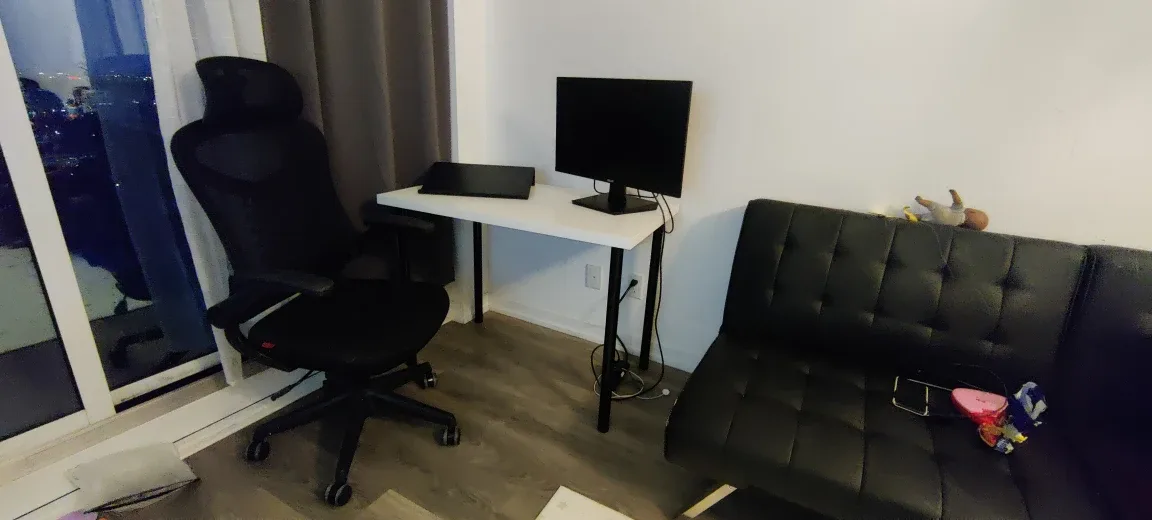 !! Move out sale !! - 2 ikea desks for sale. image indicator(5)