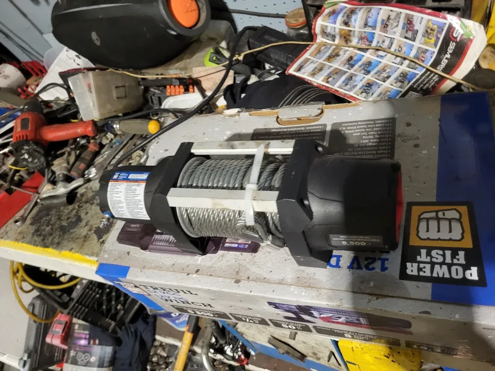 Winch  POWERFIST 5,500 lb 12V DC Electric Winch It is brand new image indicator(6)