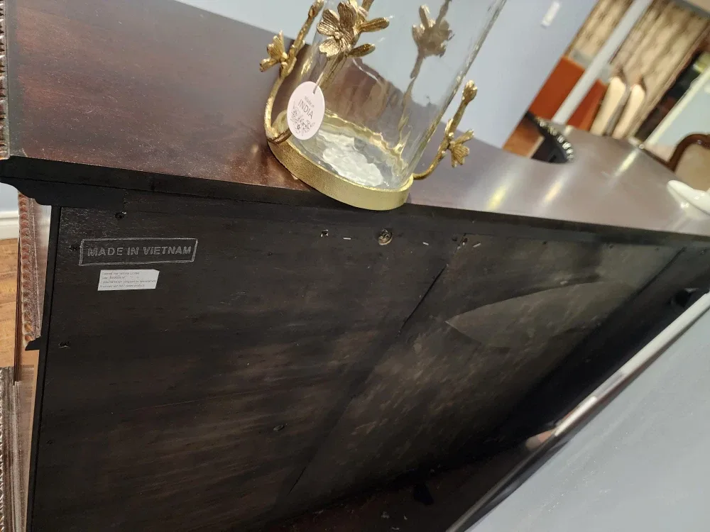 Grand Traditional Wood Dresser image indicator(4)