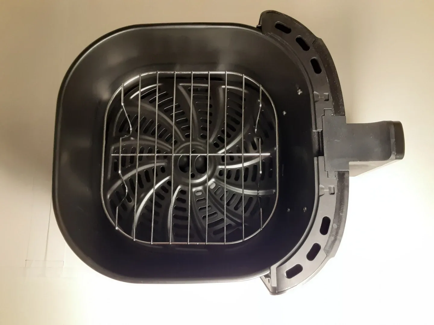 Gourmia - Digital Air Fryer | 6.7L/7QT GAF798 image indicator(7)