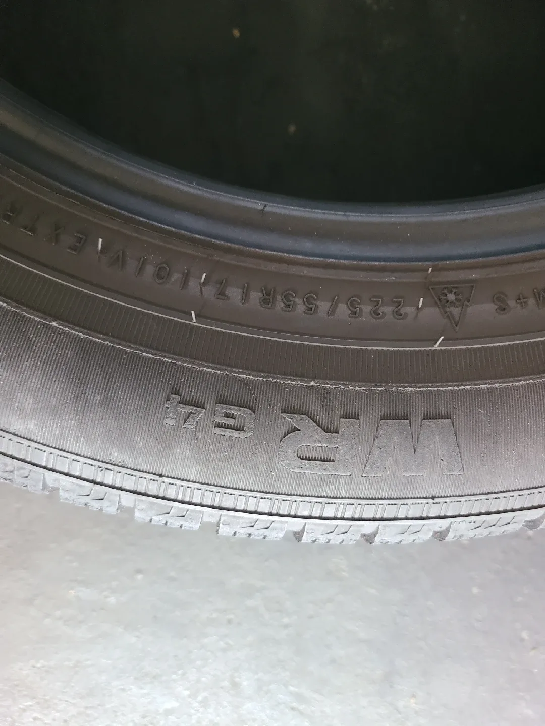 Nokian WR G4 Tire - 225/55R17 image indicator(5)