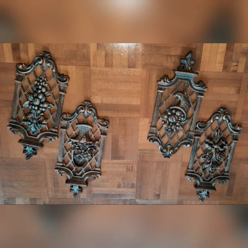 Vintage Wall Decor Plaques, Set of 4