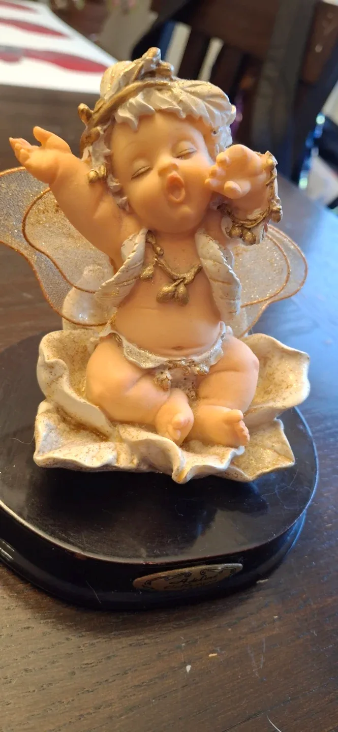 Adeline Collection Angel Figurine image indicator(2)