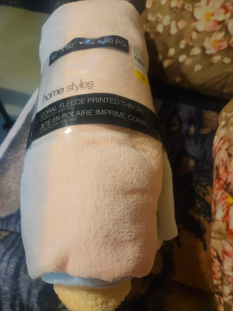 Home Styles Coral Fleece Throw Blanket - 50" x 60" image indicator(2)