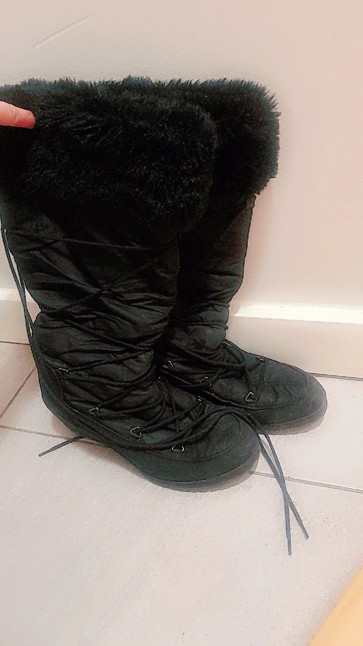 Black Winter Boots with Fur Trim - photo 3