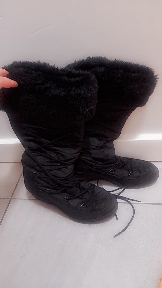Black Winter Boots with Fur Trim - photo 5