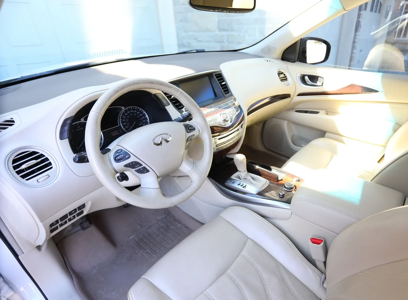 White 2013 infiniti QX60 SUV image indicator(2)