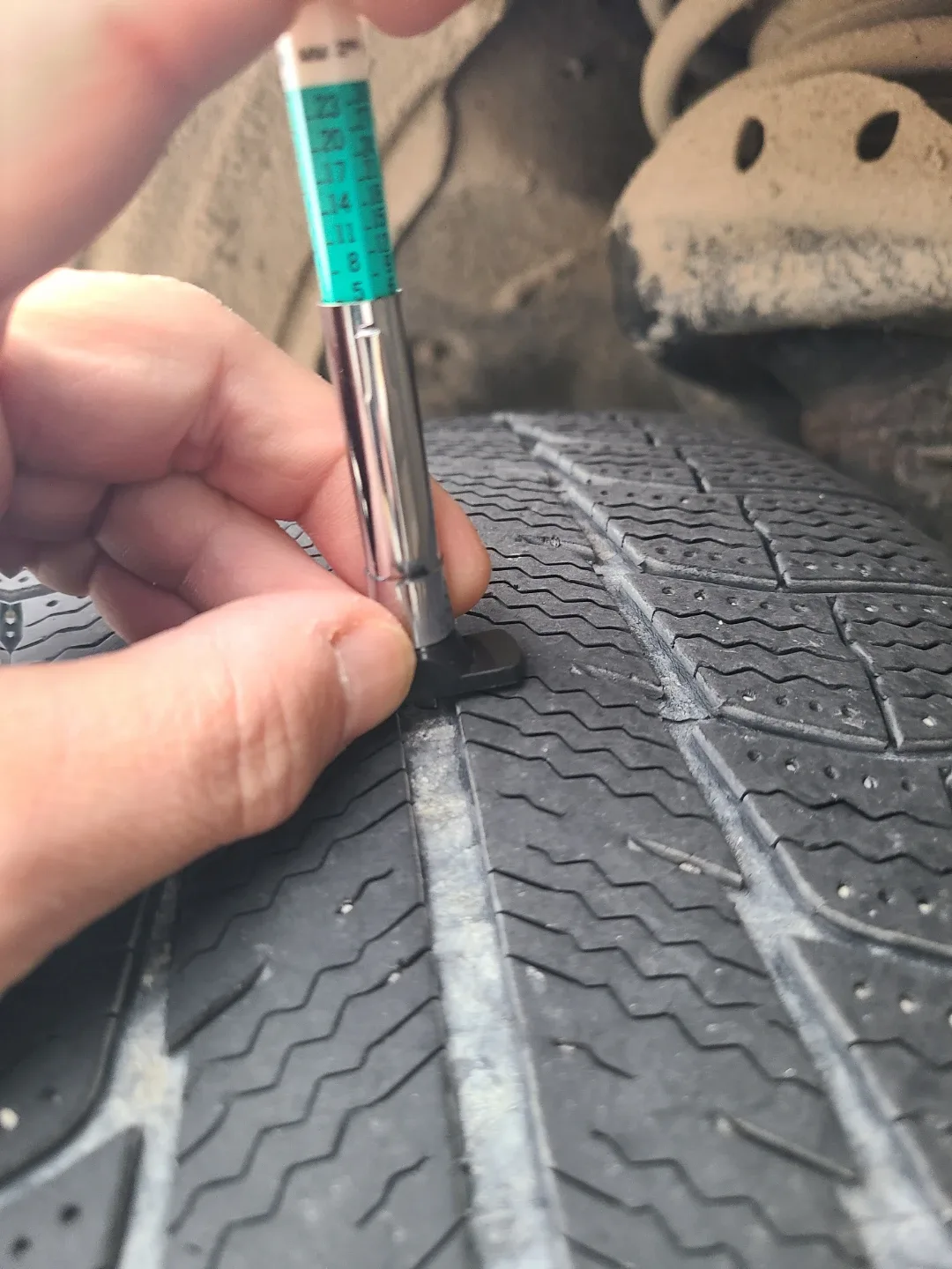 Michelin Latitude X-Ice 225/65R17 Tire image indicator(2)