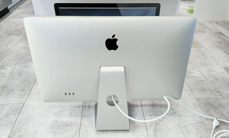 Apple LED Cinema Display 27" - photo 2