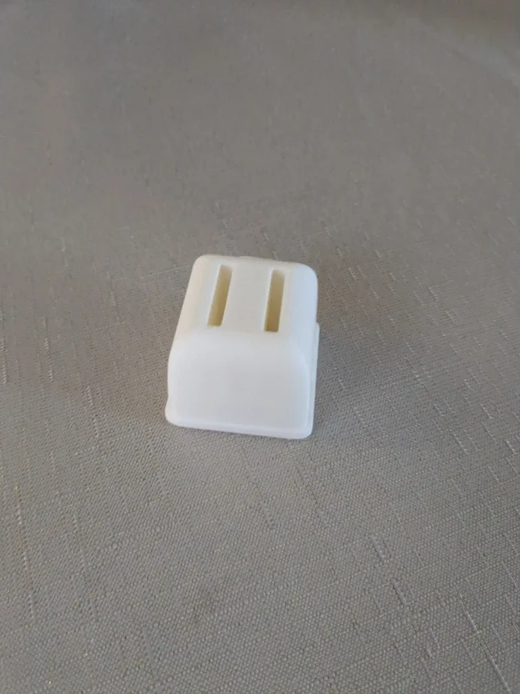 White Nintendo switch game card holder image indicator(2)