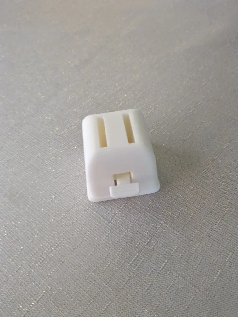 White Nintendo switch game card holder image indicator(3)