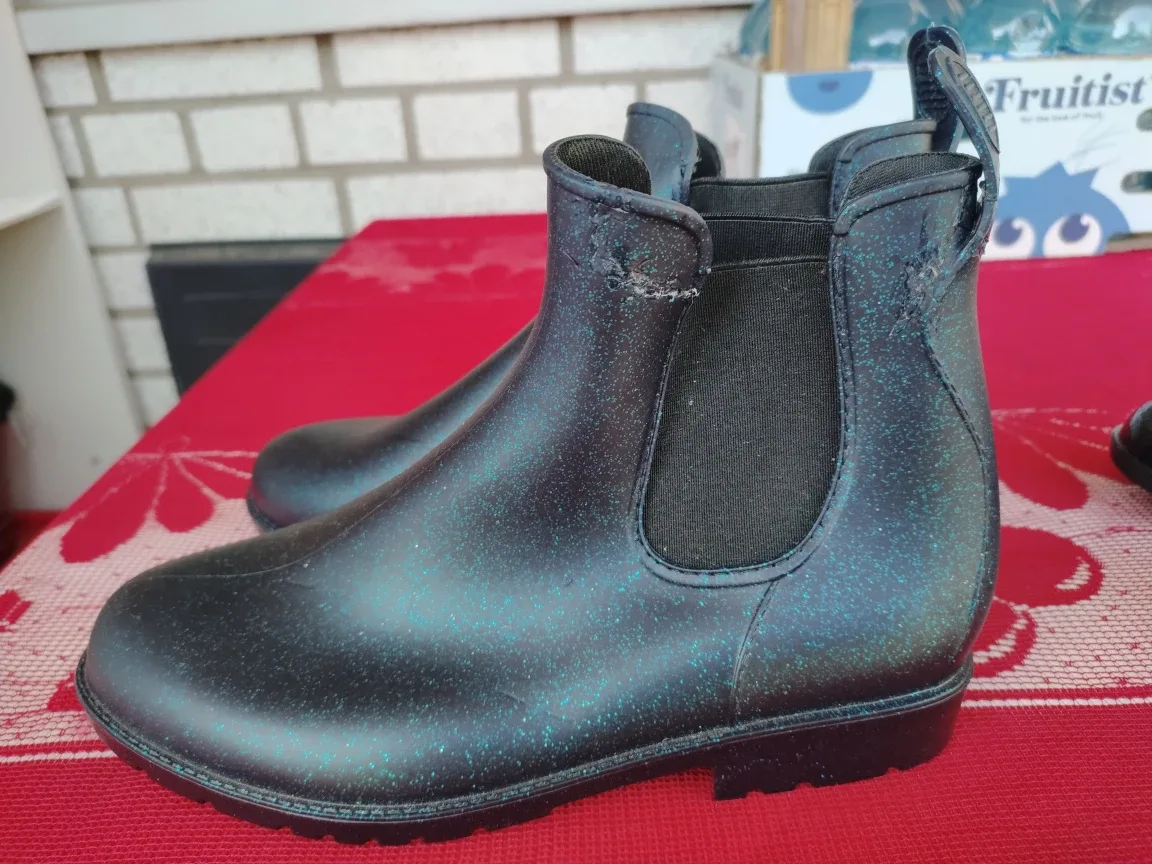 Brand New Casual Rain Shoes