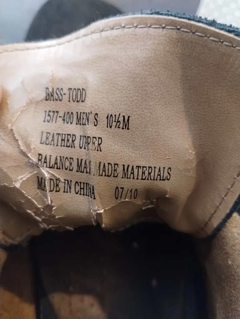 Clarks Black Suede Desert Boots image indicator(6)