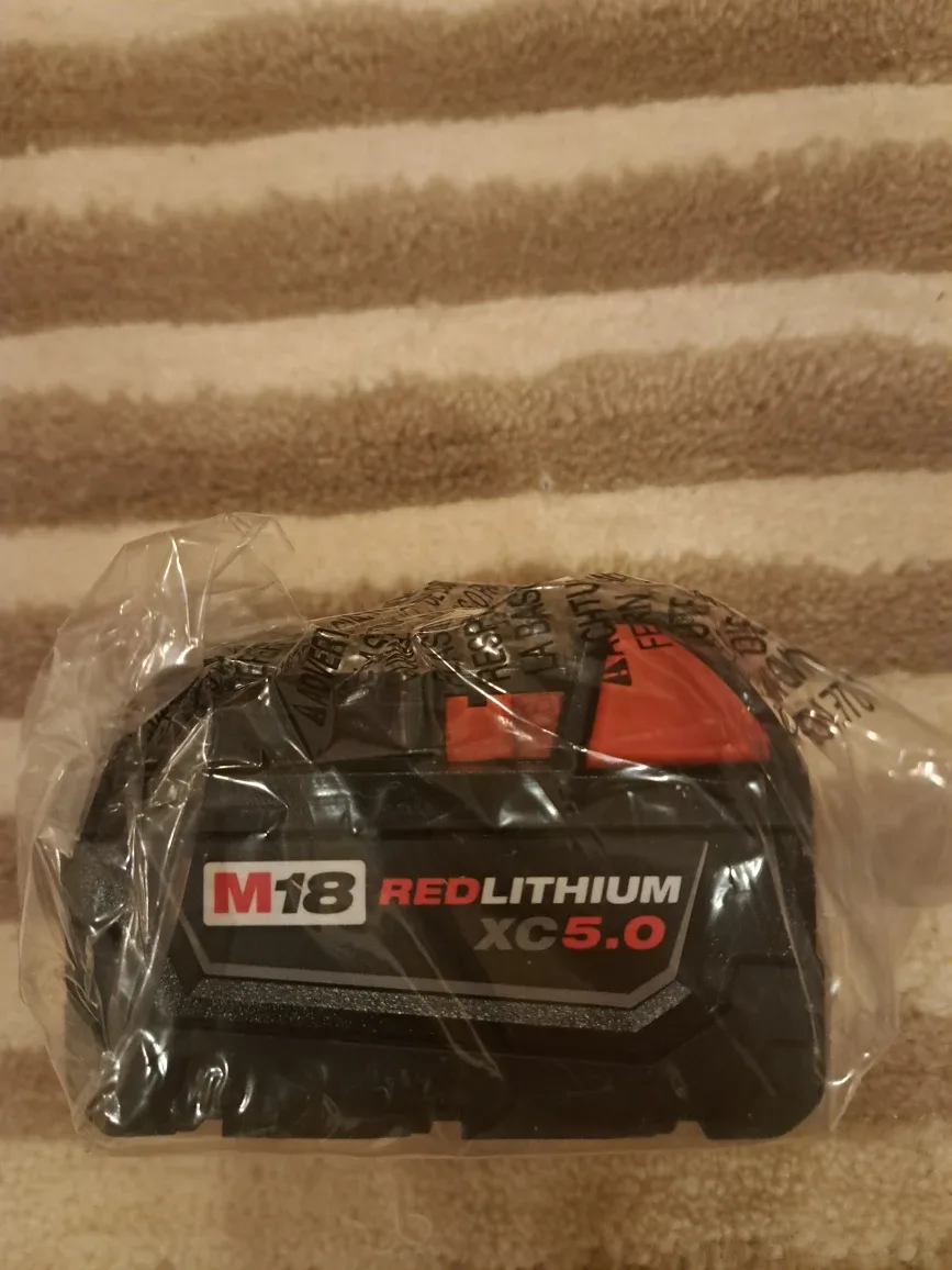 Milwaukee battery// 18 v 5ah red lithium thumbnail