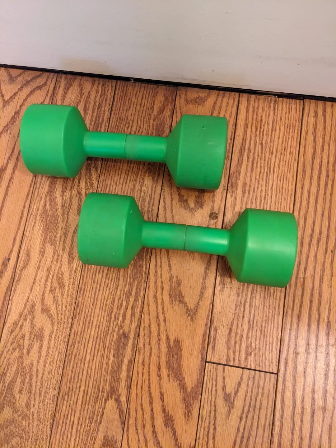 2 Triangle Pro Green 3.5 lb each Dumbbells image indicator(3)