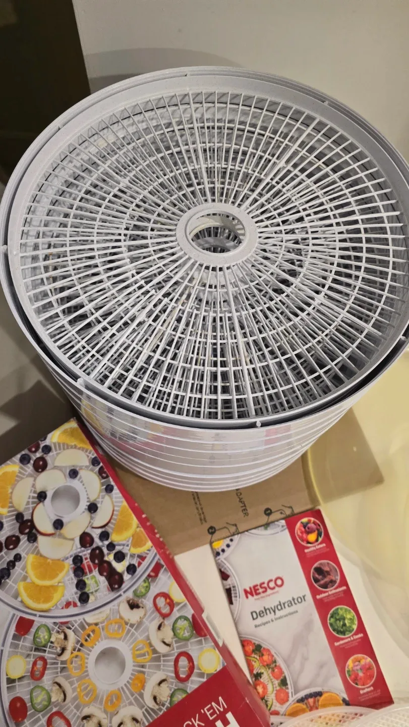 Nesco Food Dehydrator with Add-a-Tray image indicator(7)