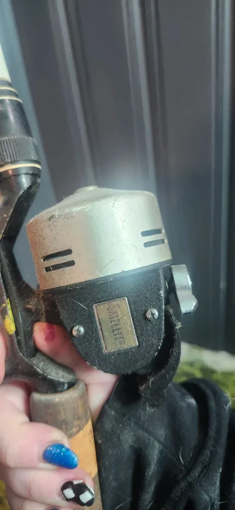 Vintage Satelite Fishing Rod & Reel image indicator(2)