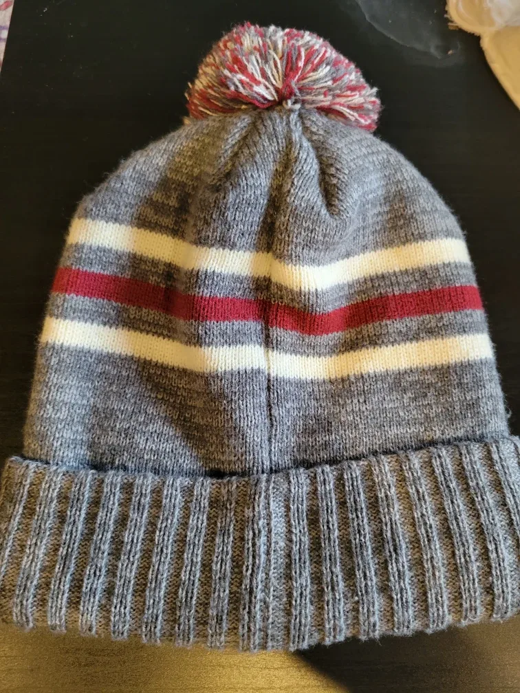 Canada True North Toque - Grey, Red, White image indicator(2)