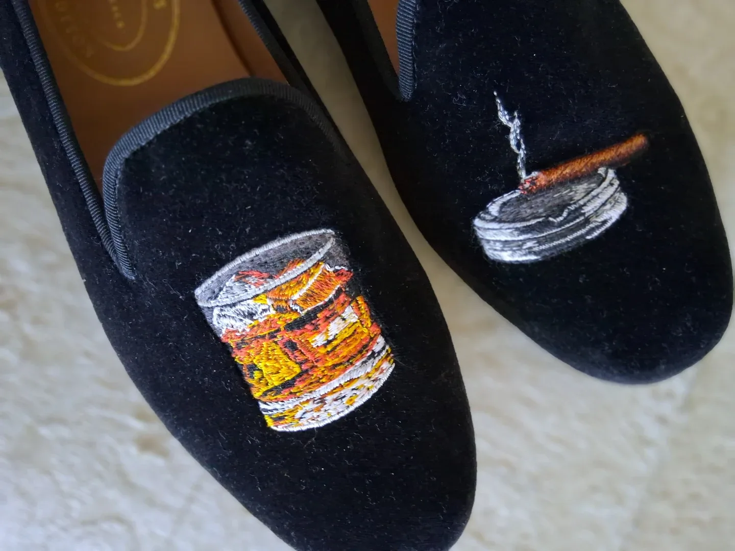 Stubbs & Wootton Velvet Slippers Size 10 image indicator(4)